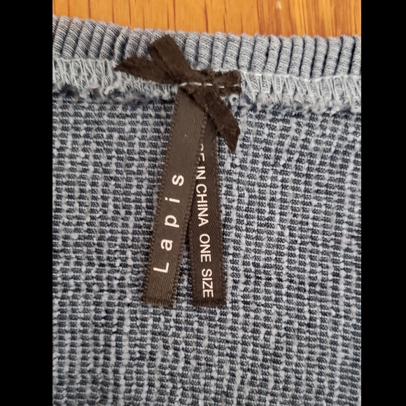 Blue skirt - Picture 3 of 3